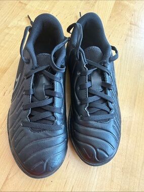 Black Nike Indoor soccer shoes